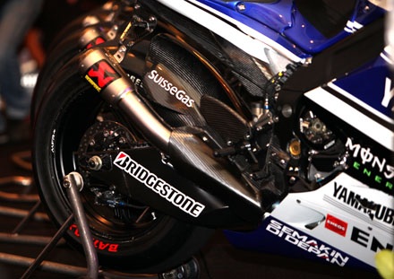 Chiêm ngưỡng chiếc xe đua MotoGP của Yamaha cùng Rossi và Lorenzo tại Sepang - 22 Tìm hiểu chiếc xe đua MotoGP của Yamaha cùng Rossi và Lorenzo tại Sepang