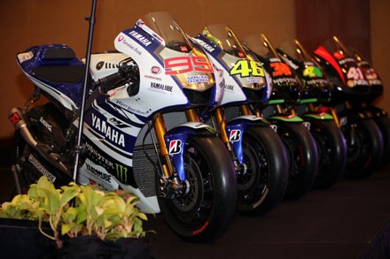 Chiêm ngưỡng chiếc xe đua MotoGP của Yamaha cùng Rossi và Lorenzo tại Sepang - 23 Tìm hiểu chiếc xe đua MotoGP của Yamaha cùng Rossi và Lorenzo tại Sepang