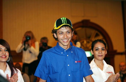 Chiêm ngưỡng chiếc xe đua MotoGP của Yamaha cùng Rossi và Lorenzo tại Sepang - 5 Tìm hiểu chiếc xe đua MotoGP của Yamaha cùng Rossi và Lorenzo tại Sepang