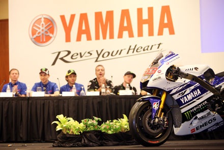 Chiêm ngưỡng chiếc xe đua MotoGP của Yamaha cùng Rossi và Lorenzo tại Sepang - 2 Tìm hiểu chiếc xe đua MotoGP của Yamaha cùng Rossi và Lorenzo tại Sepang