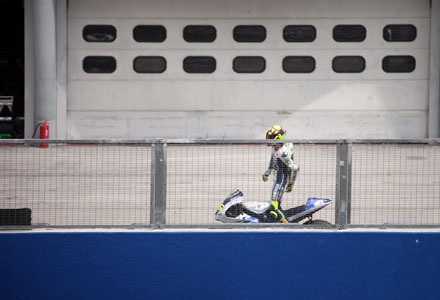 Chiêm ngưỡng chiếc xe đua MotoGP của Yamaha cùng Rossi và Lorenzo tại Sepang - 24 Tìm hiểu chiếc xe đua MotoGP của Yamaha cùng Rossi và Lorenzo tại Sepang