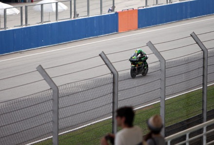 Chiêm ngưỡng chiếc xe đua MotoGP của Yamaha cùng Rossi và Lorenzo tại Sepang - 25 Tìm hiểu chiếc xe đua MotoGP của Yamaha cùng Rossi và Lorenzo tại Sepang
