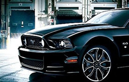 “Hắc mã” Mustang với động cơ V8 - 2 “Hắc mã” Mustang với động cơ V8