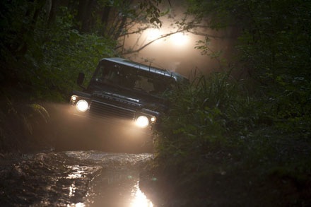 Land Rover Defender - Huyền thoại off-road đã có 2 triệu chiếc - 1 Land Rover khẳng định không bỏ rơi Defender