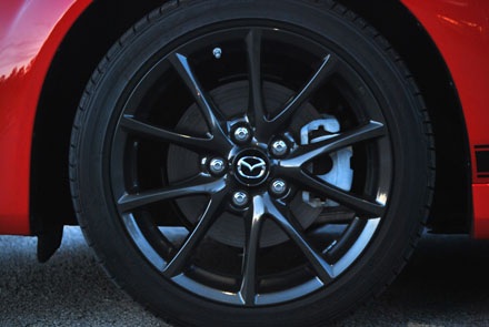 Mazda lên kế hoạch ra mắt thế hệ thứ 4 của chiếc MX-5 Miata - 14 Được biết MX-5 thế hệ mới sẽ sử dụng hệ
khung gầm của chiếc