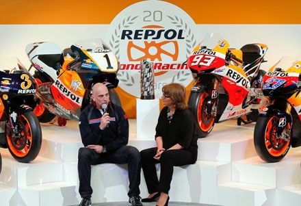 Repsol Honda Team: 20 năm thành lập với mười một chức vô địch thế giới MotoGP - 3 Dưới đây là các tay đua vô địch thế giới trong màu áo của
Repsol Honda Team: