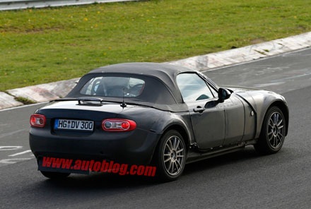 Mazda lên kế hoạch ra mắt thế hệ thứ 4 của chiếc MX-5 Miata - 2 Mazda lên kế hoạch ra mắt thế hệ thứ 4 của chiếc MX-5 Miata