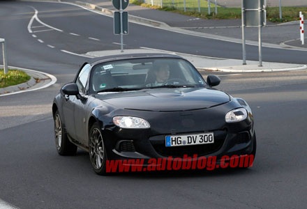 Mazda lên kế hoạch ra mắt thế hệ thứ 4 của chiếc MX-5 Miata - 3 Mazda lên kế hoạch ra mắt thế hệ thứ 4 của chiếc MX-5 Miata