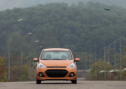 Hyundai Grand i10 – Nhỏ nhưng được việc... - 1 Hyundai Grand i10 – Nhỏ nhưng hữu dụng
