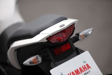 Yamaha FZ150i có giá bán 67,5 triệu đồng - 3 Yamaha FZ150i có giá bán 67,9 triệu đồng
