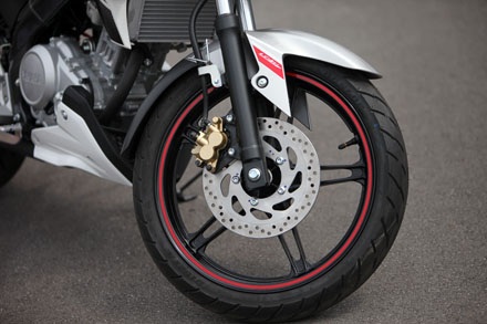 Yamaha FZ150i có giá bán 67,5 triệu đồng - 5 Yamaha FZ150i có giá bán 67,9 triệu đồng