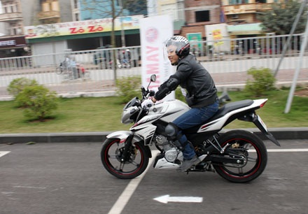 Yamaha FZ150i có giá bán 67,5 triệu đồng - 1 Yamaha FZ150i có giá bán 67,9 triệu đồng
