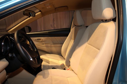 Vios mới chính thức ra mắt tại Việt Nam - 12 Không có nhiều sự khác biệt giữa động cơ 1.5L (trên) và 1.3L (dưới)