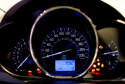 Vios mới chính thức ra mắt tại Việt Nam - 13 Không có nhiều sự khác biệt giữa động cơ 1.5L (trên) và 1.3L (dưới)