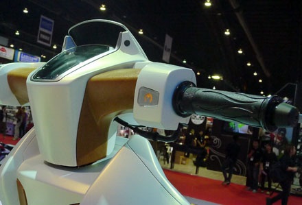 Honda ES 01 - Sự ngạc nhiên từ Thái Lan - 15 Nút khởi động xe