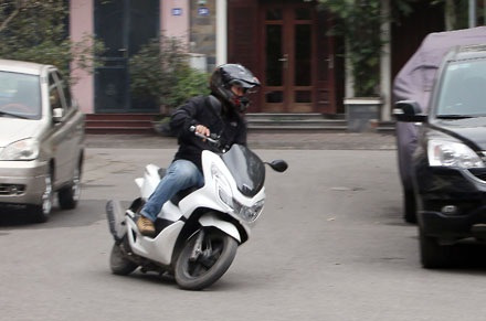 Honda PCX – Tận hưởng niềm vui trên những cung đường - 24 Honda PCX - Bộ ghế bành cho những cung đường dài