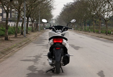 Honda PCX – Tận hưởng niềm vui trên những cung đường - 17 Honda PCX - Bộ ghế bành cho những cung đường dài