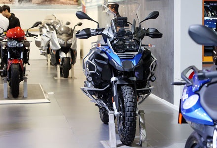 BMW R1200GS Adventure - Ước mơ của những kẻ thích phiêu lưu - 1 BMW R1200GS Adventure – Ước mơ của những kẻ thích phiêu lưu