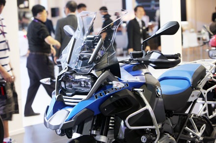 BMW R1200GS Adventure - Ước mơ của những kẻ thích phiêu lưu - 2 BMW R1200GS Adventure – Ước mơ của những kẻ thích phiêu lưu