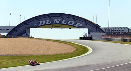 Rossi, Lorenzo và Pedrosa có theo kịp Marquez?