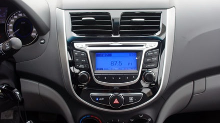 Hyundai Thành Công ra mắt phiên bản Accent mới - 6 Hyundai Thành Công ra mắt phiên bản Accent mới