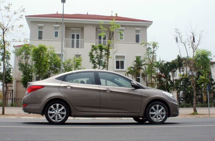 Hyundai Thành Công ra mắt phiên bản Accent mới - 3 Hyundai Thành Công ra mắt phiên bản Accent mới