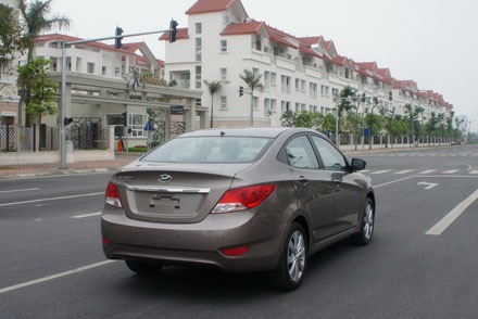 Hyundai Thành Công ra mắt phiên bản Accent mới - 12 Hyundai Thành Công ra mắt phiên bản Accent mới