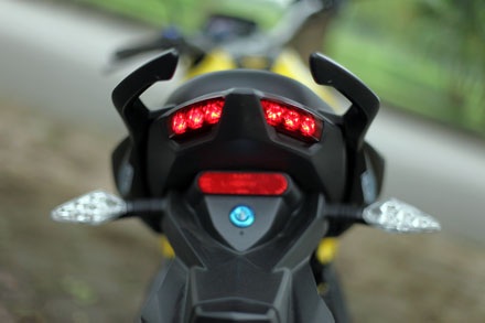 Visitor Helios 175: Nỗi niềm xe máy nội