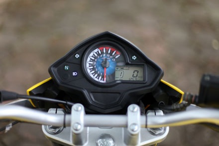 Visitor Helios 175: Nỗi niềm xe máy nội