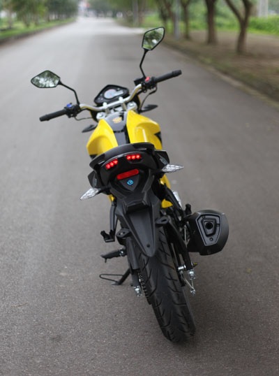 Visitor Helios 175: Nỗi niềm xe máy nội