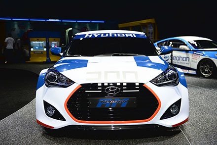 Hyundai ra mắt Veloster động cơ đặt chính giữa - 3 Hyundai ra mắt Veloster động cơ đặt chính giữa
