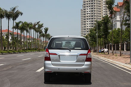 Những khác biệt trên Toyota Innova 2014 - 12 Việt Hưng - Thanh Phúc