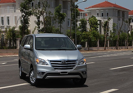 Những khác biệt trên Toyota Innova 2014 - 10 Việt Hưng - Thanh Phúc
