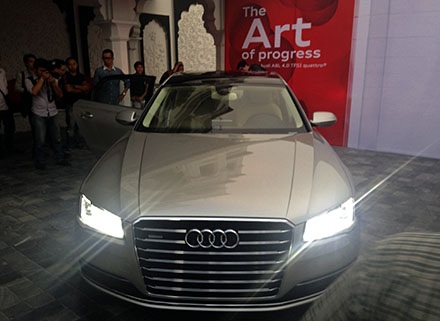 Audi A8L mới có giá khởi điểm 4,4 tỷ đồng - 1 Audi A8L mới có giá khởi điểm 4,4 tỷ đồng