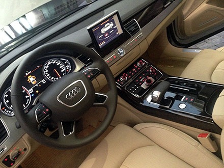 Audi A8L mới có giá khởi điểm 4,4 tỷ đồng - 4 Audi A8L mới có giá khởi điểm 4,4 tỷ đồng