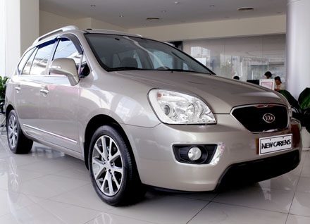 KIA Carens giảm giá, chuẩn bị có phiên bản mới? - 1 KIA Carens giảm giá, chuẩn bị có phiên bản mới???