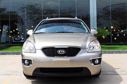 KIA Carens giảm giá, chuẩn bị có phiên bản mới? - 2 KIA Carens giảm giá, chuẩn bị có phiên bản mới???