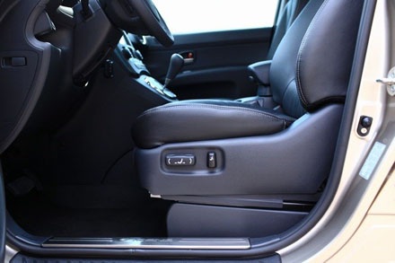 KIA Carens giảm giá, chuẩn bị có phiên bản mới? - 3 KIA Carens giảm giá, chuẩn bị có phiên bản mới???