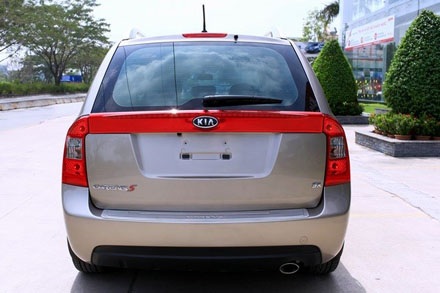 KIA Carens giảm giá, chuẩn bị có phiên bản mới? - 5 KIA Carens giảm giá, chuẩn bị có phiên bản mới???