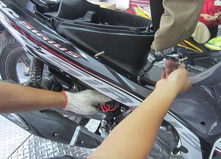 Yamaha Việt Nam thực hiện việc sửa chữa cụm công tắc đèn phanh - 3 Vị trí và bộ công tắc đèn phanh sau cần thay thế theo chỉ định