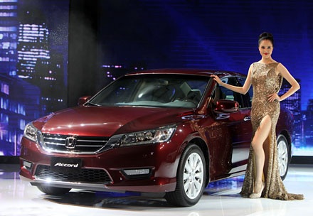 Honda Accord thế hệ thứ chín có mặt tại Việt Nam - 2 Honda Accord thế hệ thứ chín có mặt tại Việt Nam
