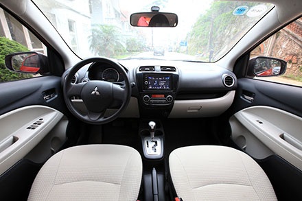 Mitsubishi Mirage - Một mẫu xe thực dụng - 15 Nội thất của Mirage