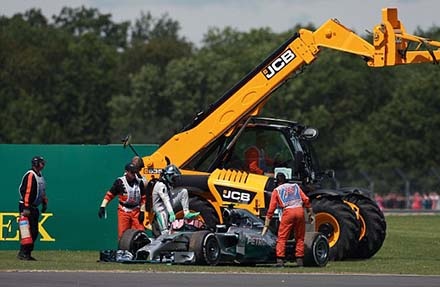 Lewis Hamilton xuất sắc nhất tại Silvertone Circuit - 3 Lewis Hamilton xuất sắc nhất tại Silvertone Circuit