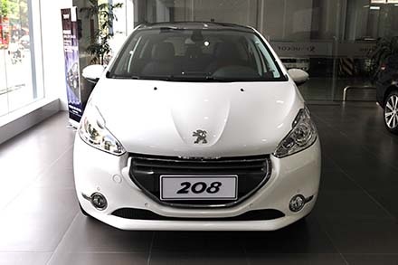 Peugeot 208 có giá bán 948 triệu đồng - 1