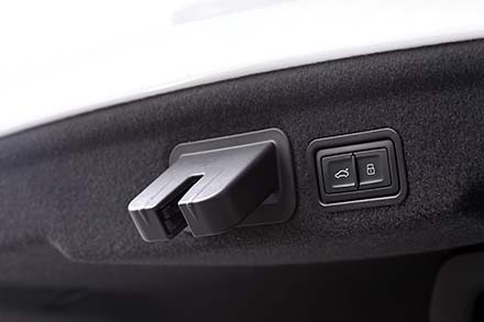 Bộ ghế đằng sau là điều đáng chú
ý hơn cả; khá thoải mái với