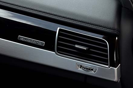 Bộ ghế đằng sau là điều đáng chú
ý hơn cả; khá thoải mái với