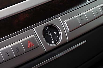 Bộ ghế đằng sau là điều đáng chú
ý hơn cả; khá thoải mái với