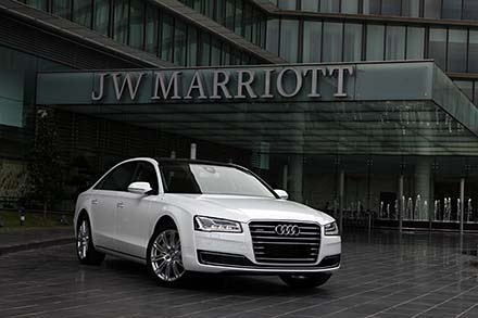 Bộ ghế đằng sau là điều đáng chú
ý hơn cả; khá thoải mái với