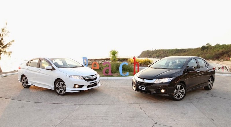Honda City 2014 sẽ sớm có mặt tại Việt Nam - 1 Honda City thế hệ thứ 3 (trái) và mẫu xe mới