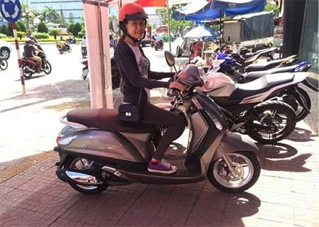 Thị trường xe ga sôi động với Yamaha Nozza Grande - 3 Rất nhiều khách hàng tỏ
rõ sự thích thú và quan tâm với dòng xe ga mới của Yamaha